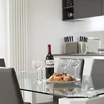 Maraini By Quokka 360 - Strategically Located Near Station Апартаменты Лугано