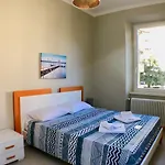 Maraini By Quokka 360 - Strategically Located Near Station Апартаменты *