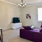 Maraini By Quokka 360 - Strategically Located Near Station Апартаменты