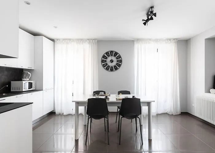 Maraini By Quokka 360 - Strategic Location Near Station Apartament