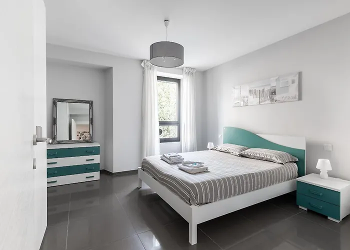 Maraini By Quokka 360 - Strategic Location Near Station Apartman *