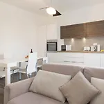 Apartment Maraini By Quokka 360 - Strategic Location Near Station *